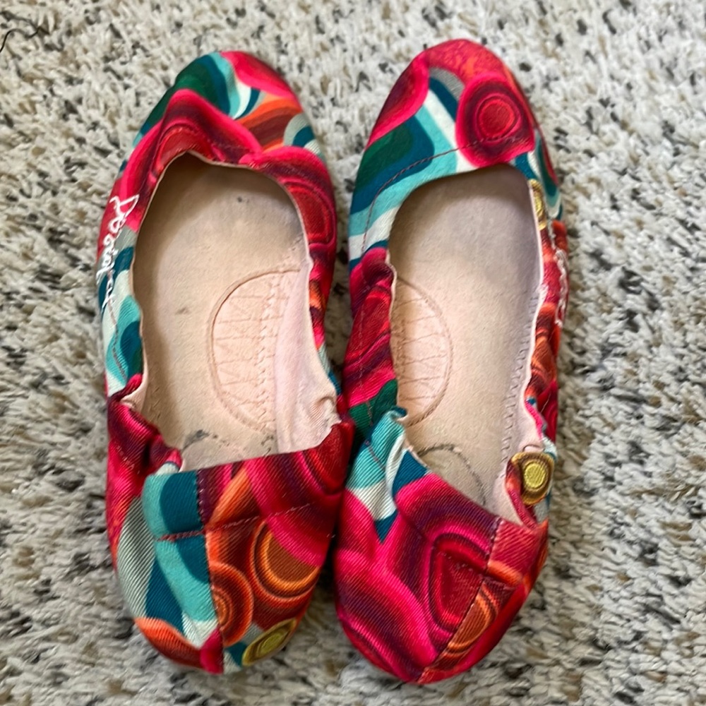 Desigual flats